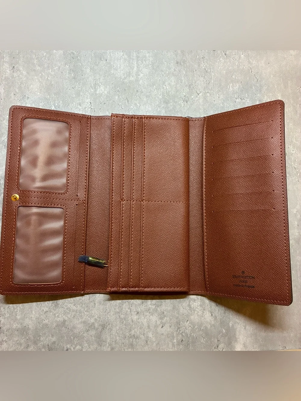 unbranded classic wallet